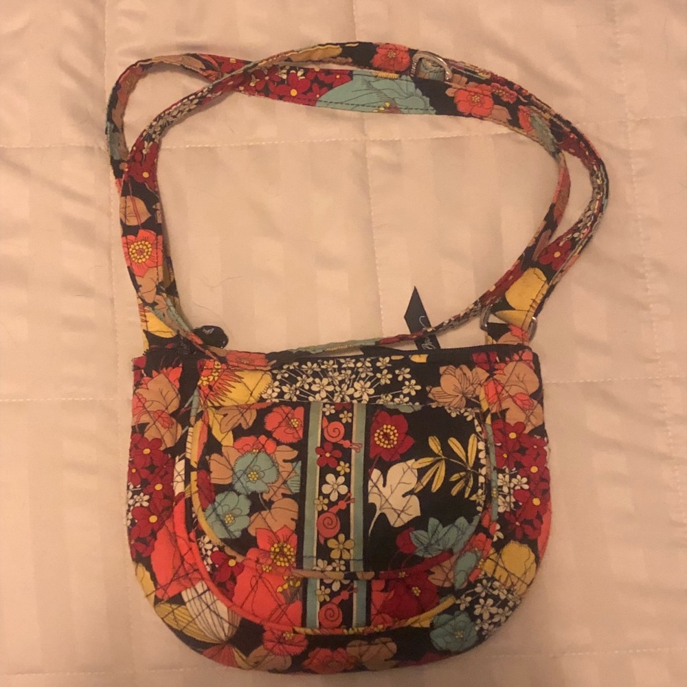Vera Bradley cross body in “Happy Snails” pattern